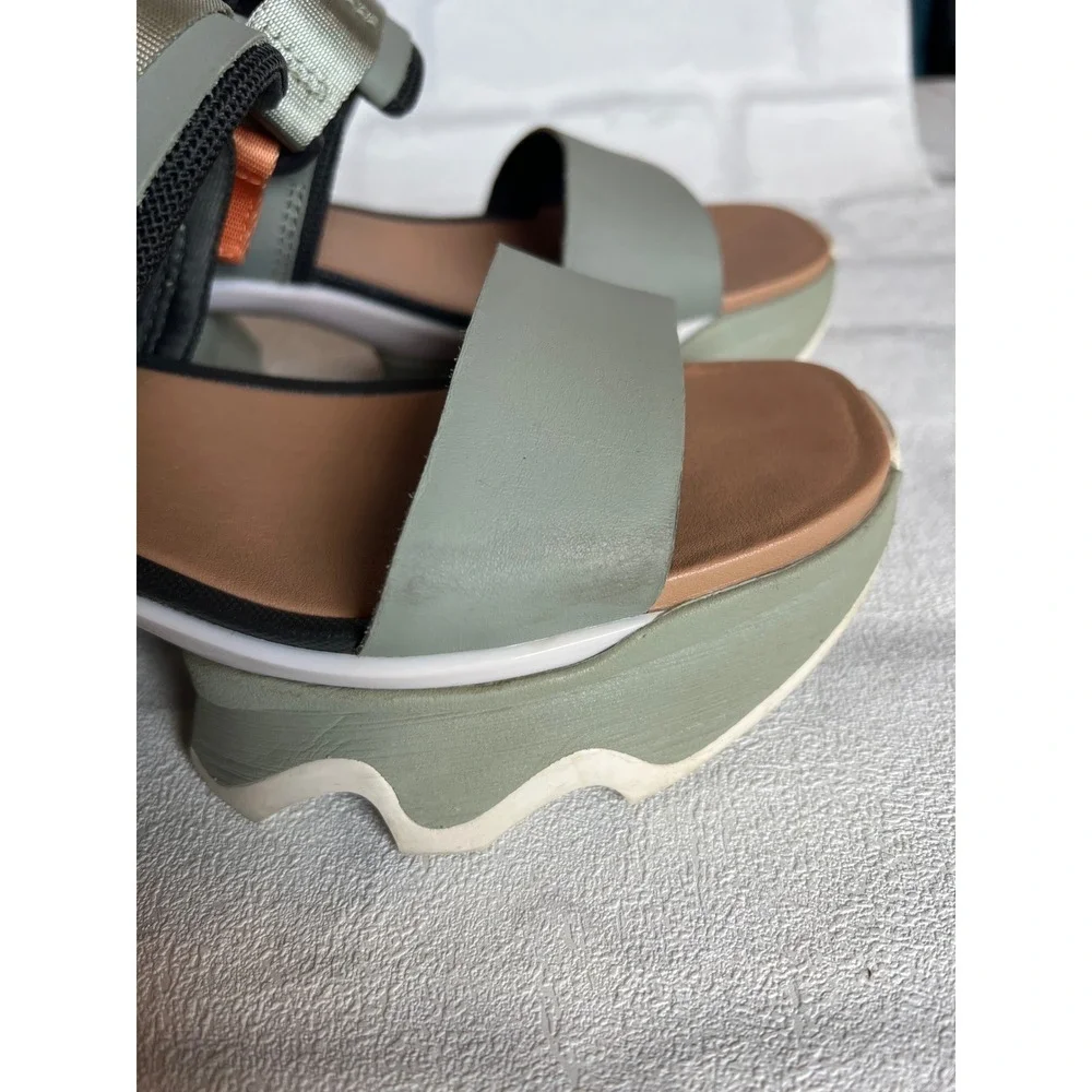Sorel Kinetic Impact Y-Strap High Sandal Green Platform Wedge EUC gorpcore